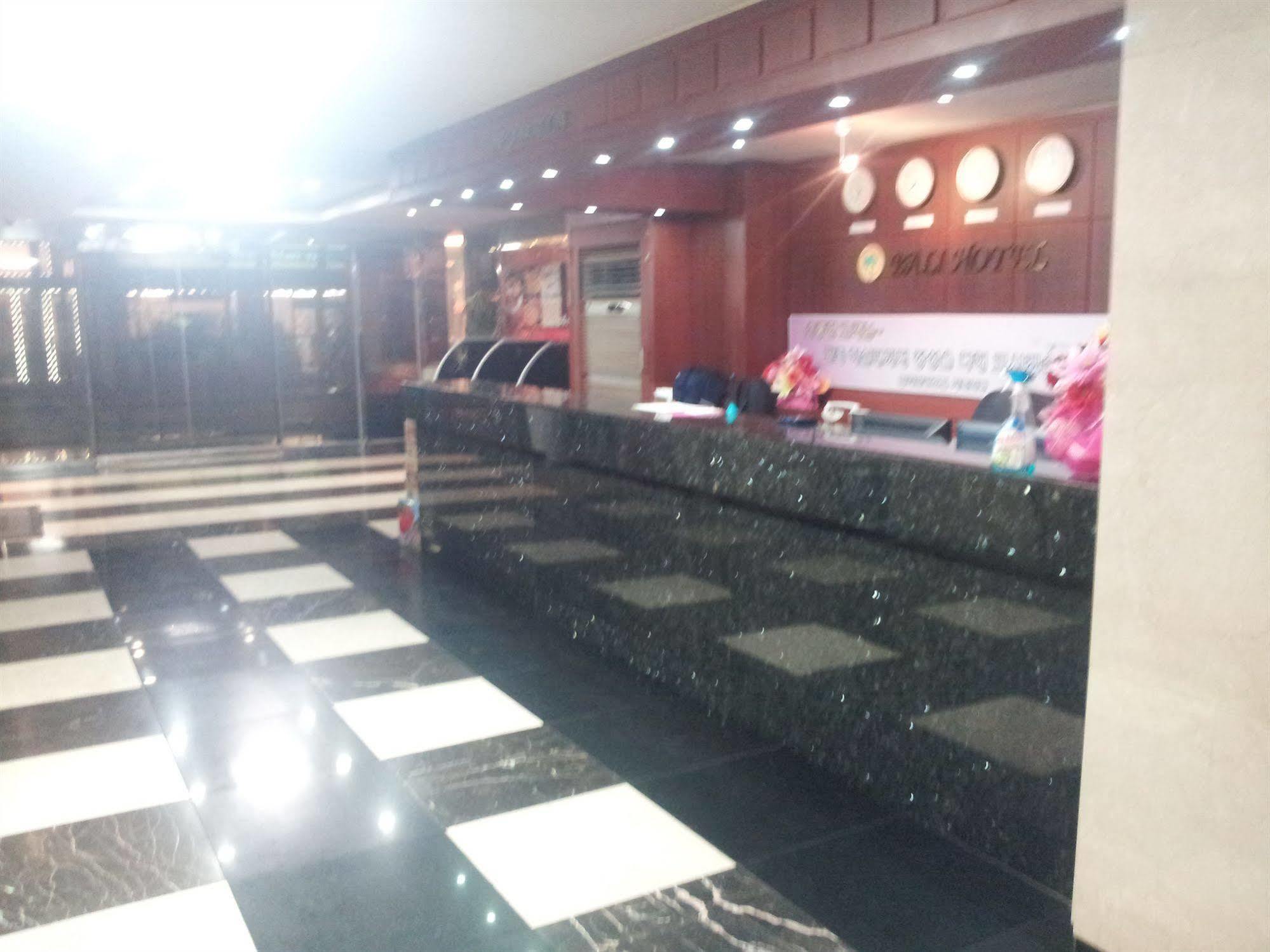 Bali Tourist Hotel Seul Esterno foto